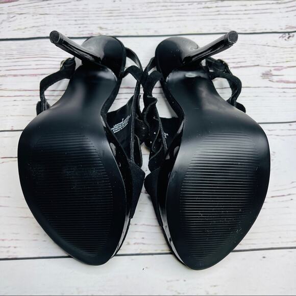 BCBG Paris leather upper ruffle with metal silver accent NEW without tags - Picture 6 of 11